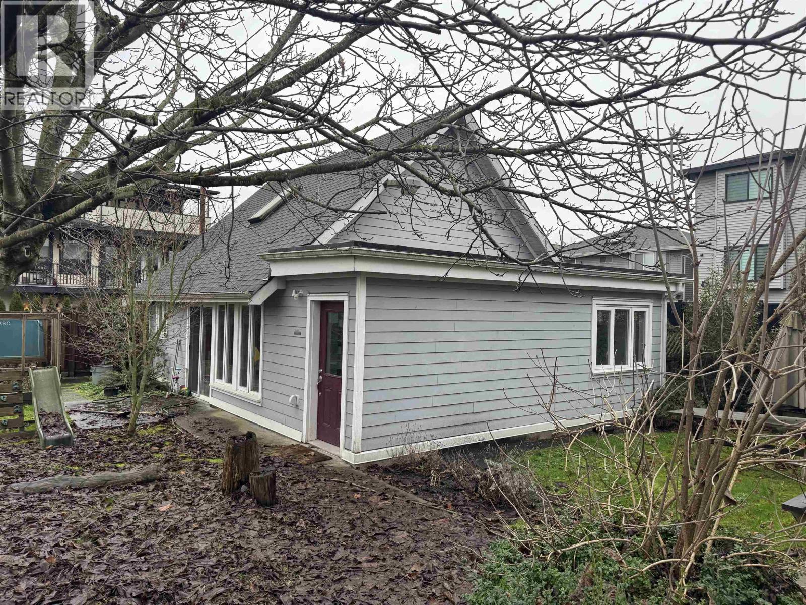 307 Boyne Street, New Westminster, British Columbia  V3M 5J9 - Photo 2 - R3078246