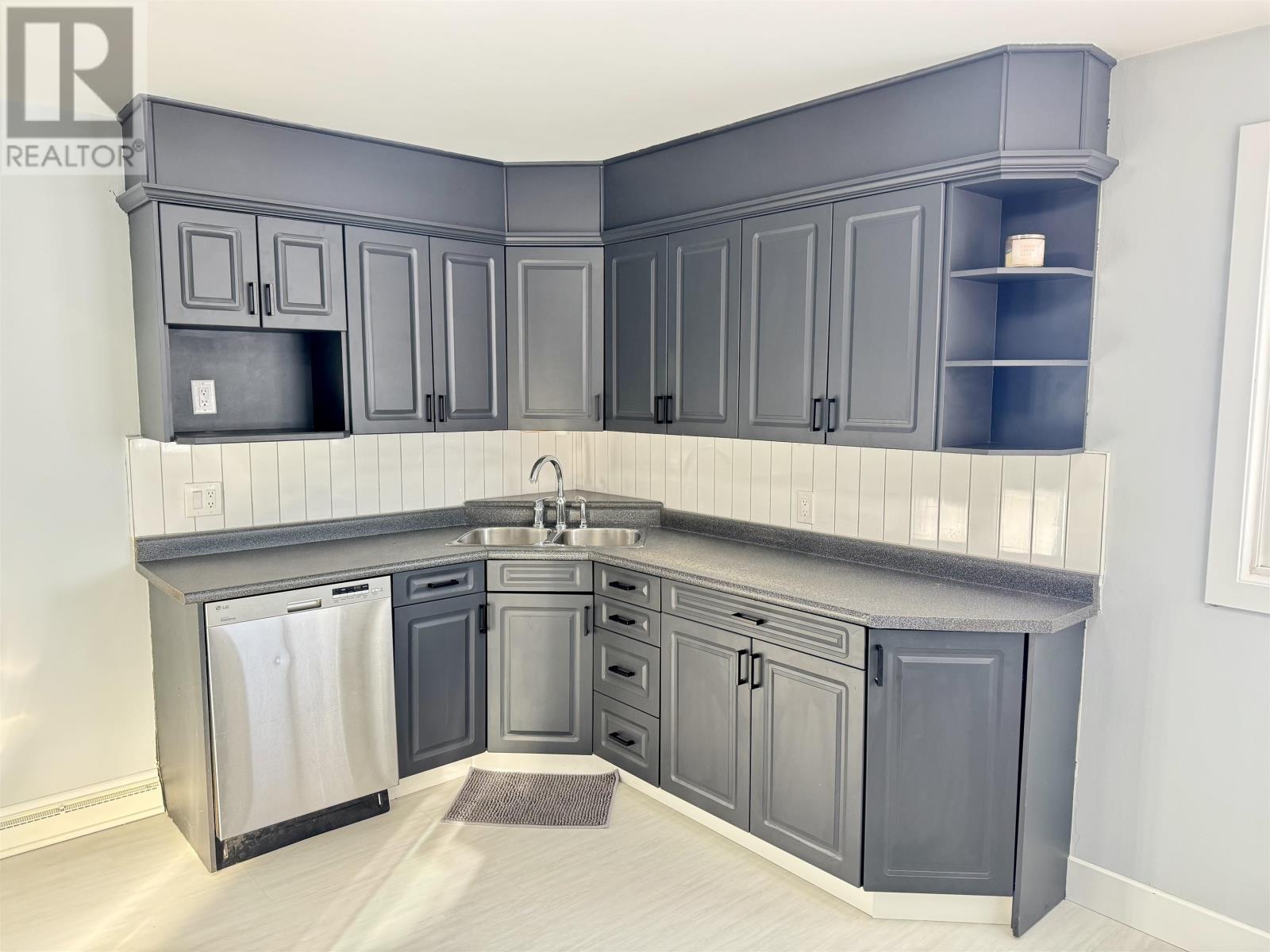 100 Robinson Dr, Thunder Bay, Ontario  P7A 6G5 - Photo 2 - TB2600050