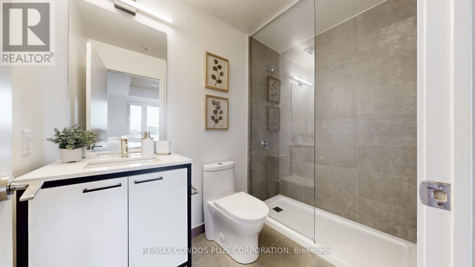 402 - 1808 St Clair Avenue W, Toronto, Ontario  M6N 0C1 - Photo 18 - W12649276