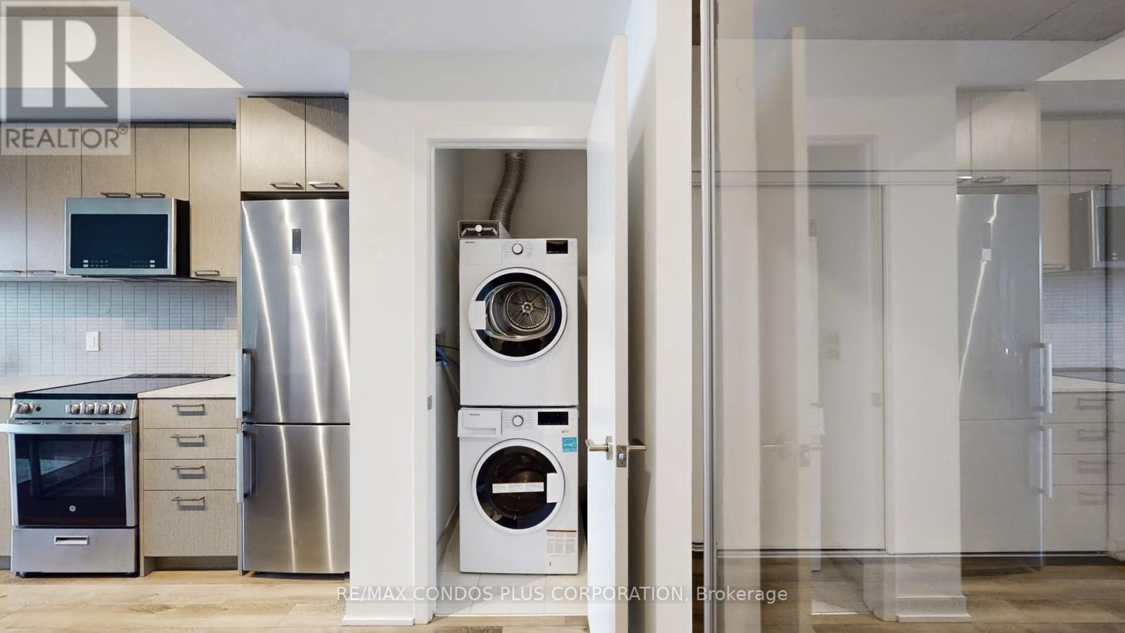 402 - 1808 St Clair Avenue W, Toronto, Ontario  M6N 0C1 - Photo 23 - W12649276