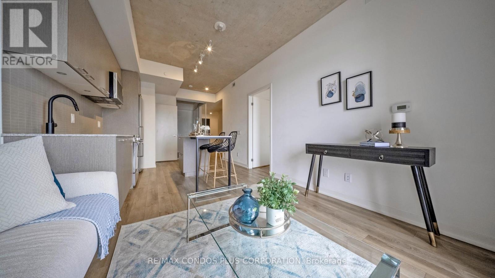 402 - 1808 St Clair Avenue W, Toronto, Ontario  M6N 0C1 - Photo 7 - W12649276