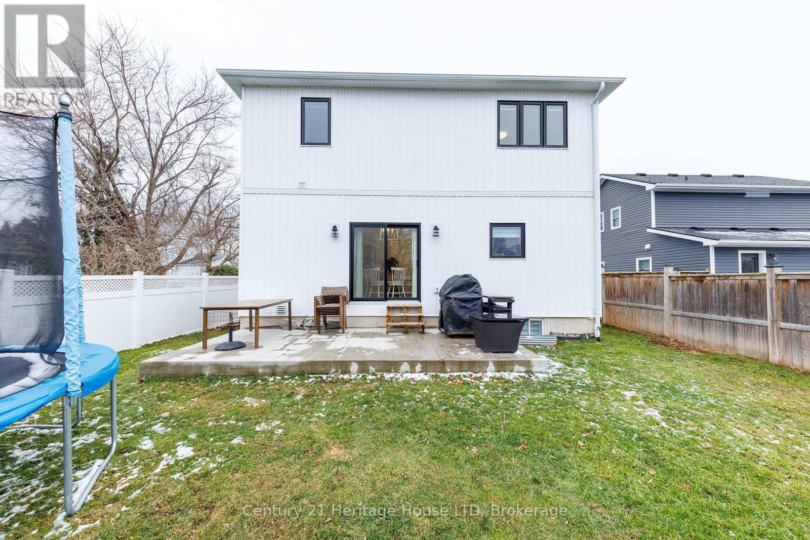 18 Parkview Avenue, Fort Erie, Ontario  L2A 5L7 - Photo 44 - X12710778