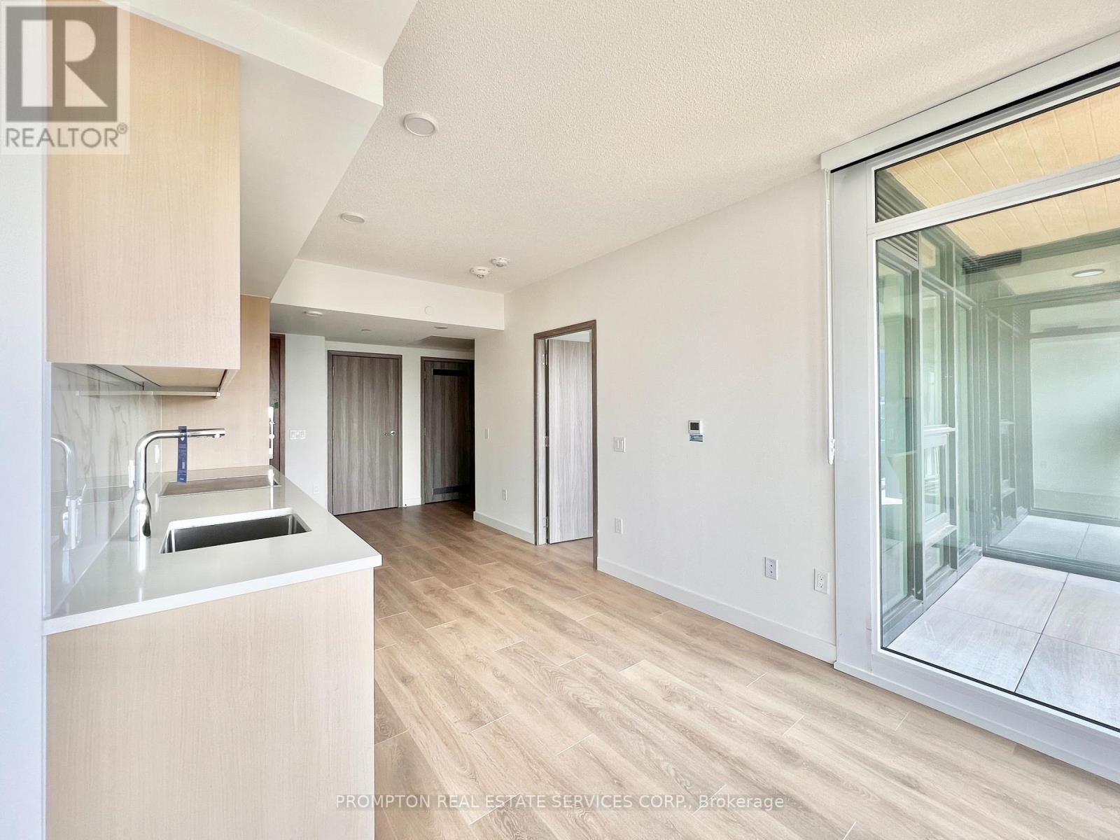 4312 - 3 Concord Cityplace Way, Toronto, Ontario  M5V 0X4 - Photo 19 - C12710644