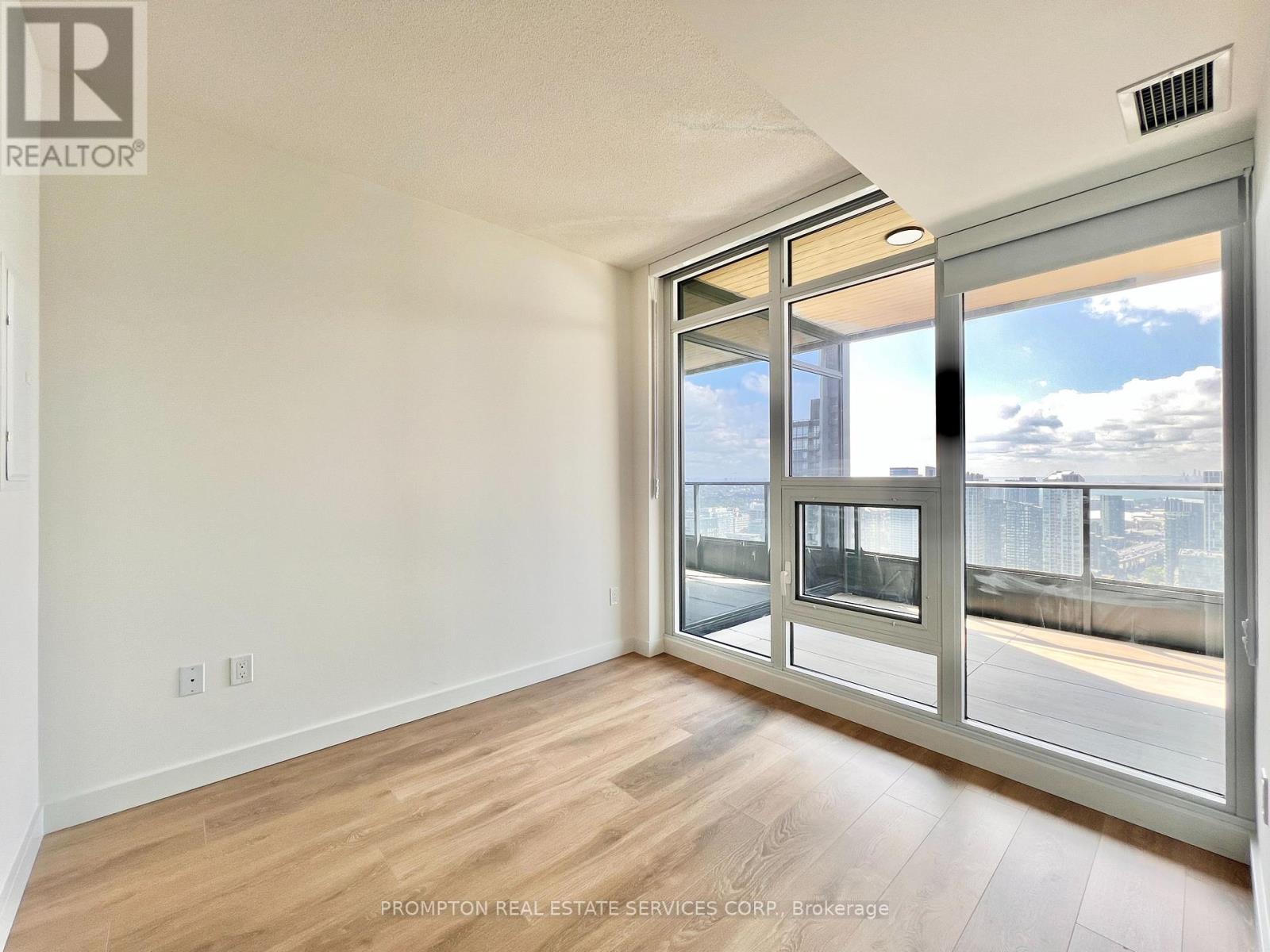 4312 - 3 Concord Cityplace Way, Toronto, Ontario  M5V 0X4 - Photo 26 - C12710644