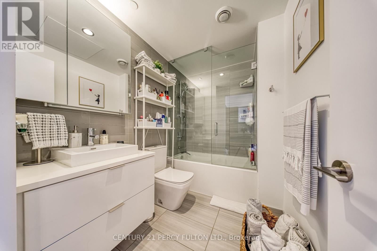 916 - 170 Bayview Avenue, Toronto, Ontario  M5A 0M4 - Photo 17 - C12710686