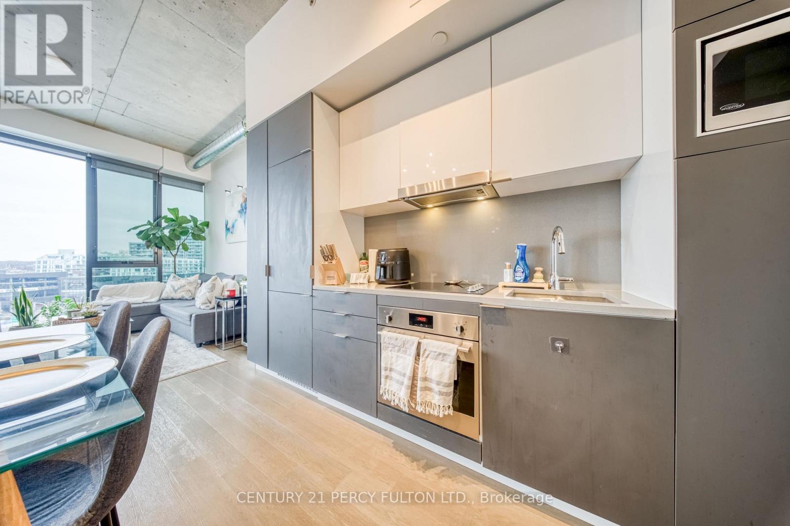 916 - 170 Bayview Avenue, Toronto, Ontario  M5A 0M4 - Photo 6 - C12710686