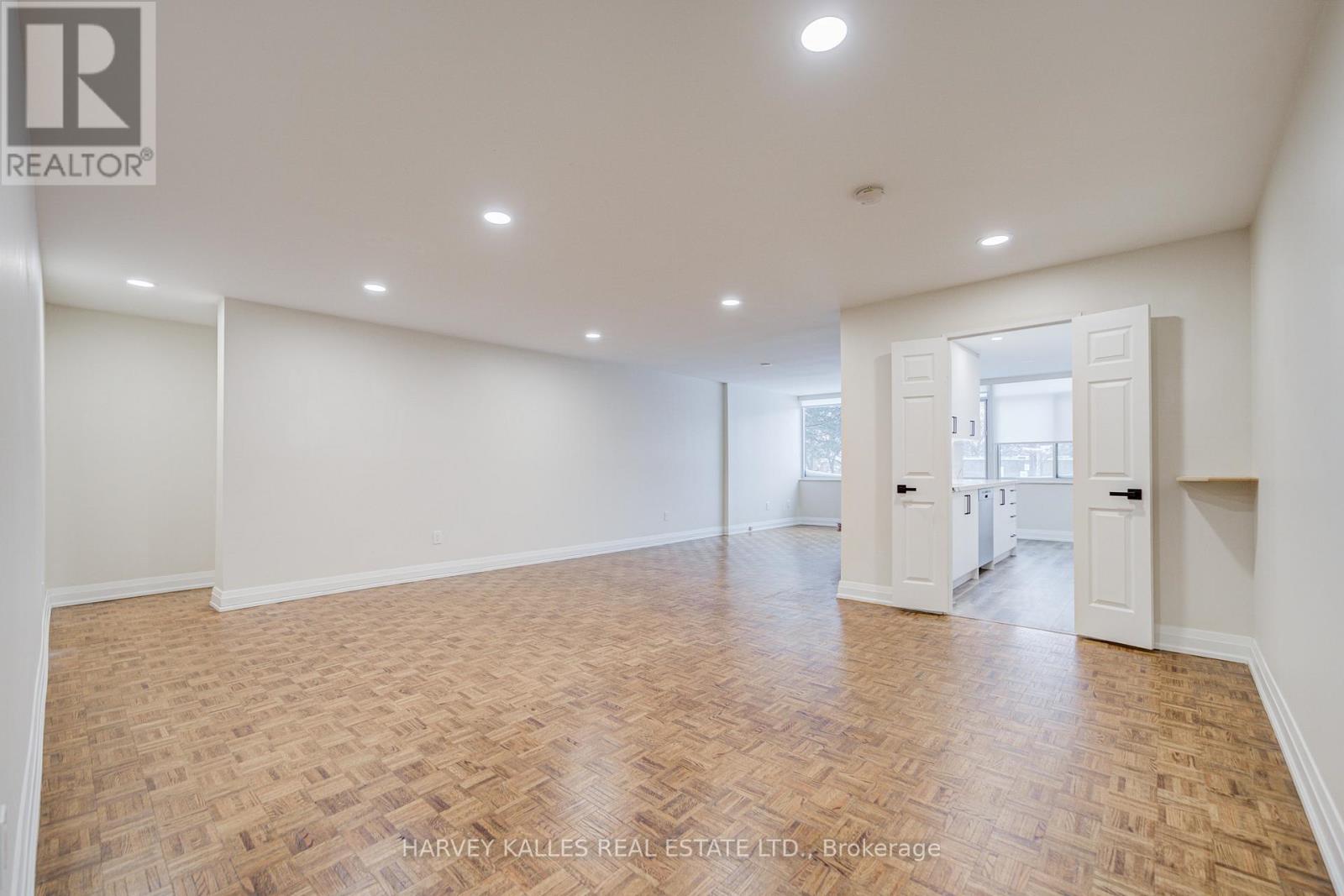 109 - 3000 Bathurst Street, Toronto, Ontario  M6B 3B4 - Photo 4 - C12710832