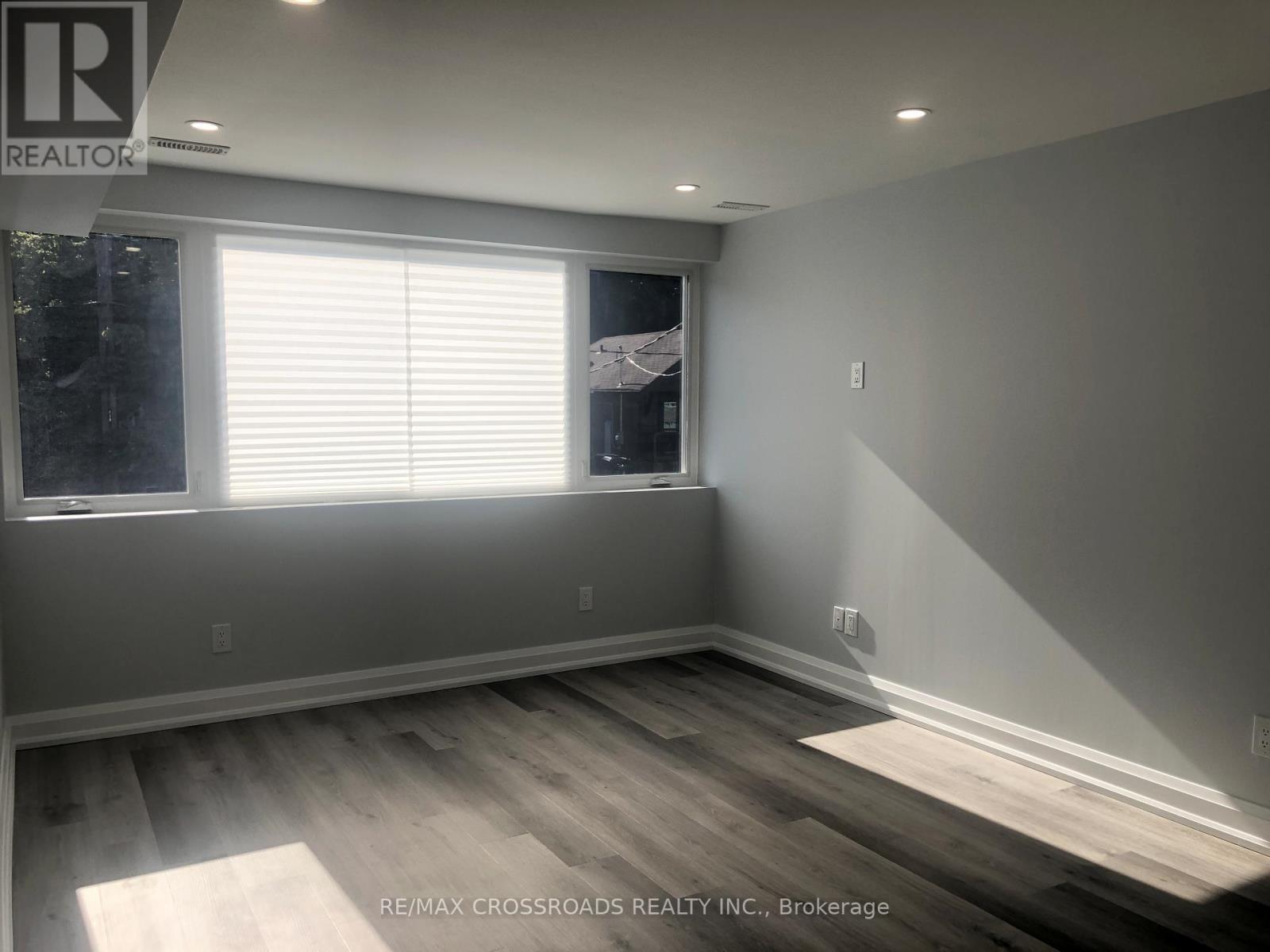 2 - 25 Glenside Avenue, Toronto, Ontario  M4L 2T6 - Photo 2 - E12710732