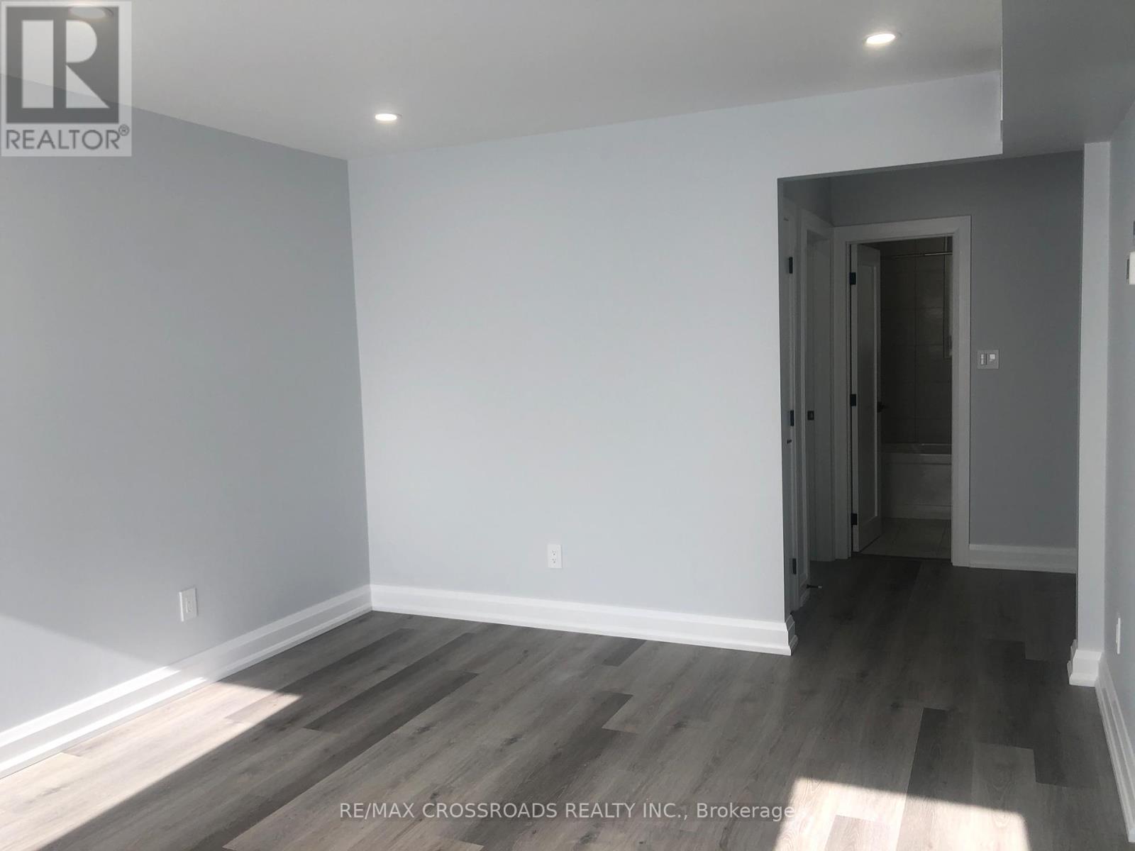 2 - 25 Glenside Avenue, Toronto, Ontario  M4L 2T6 - Photo 4 - E12710732