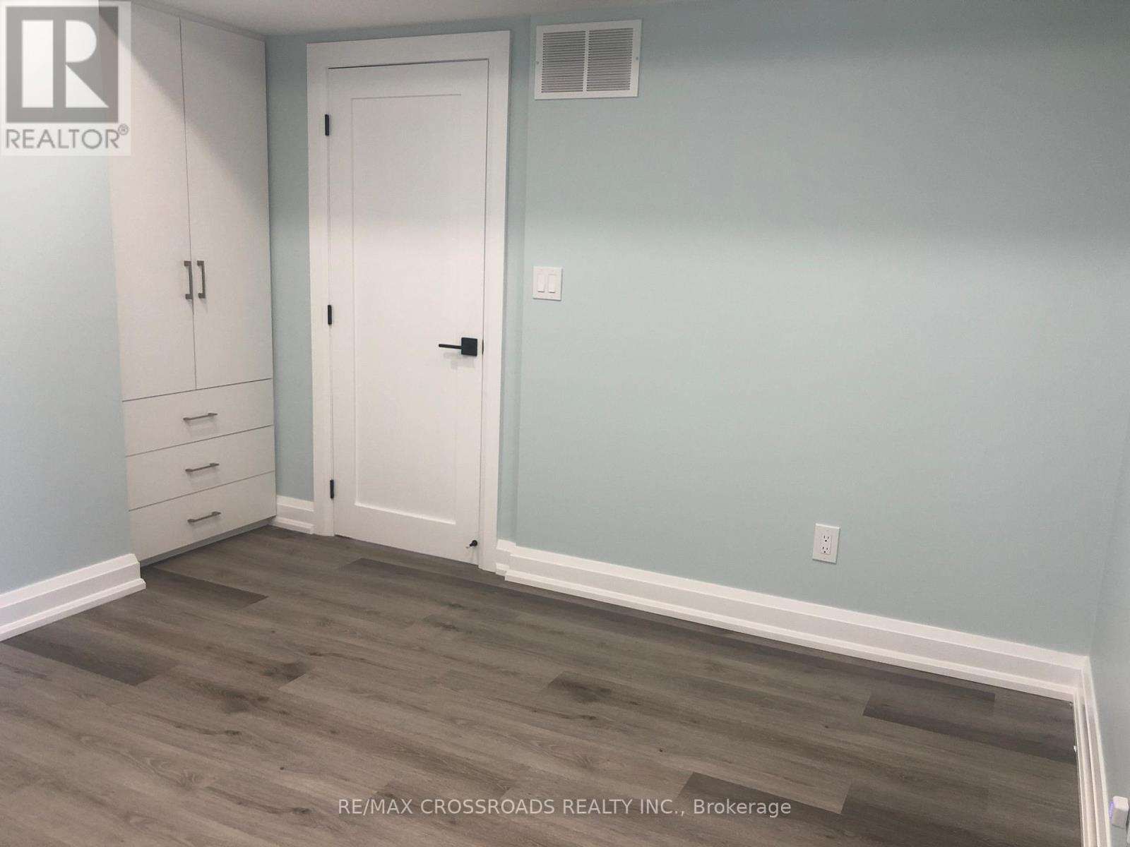 2 - 25 Glenside Avenue, Toronto, Ontario  M4L 2T6 - Photo 6 - E12710732