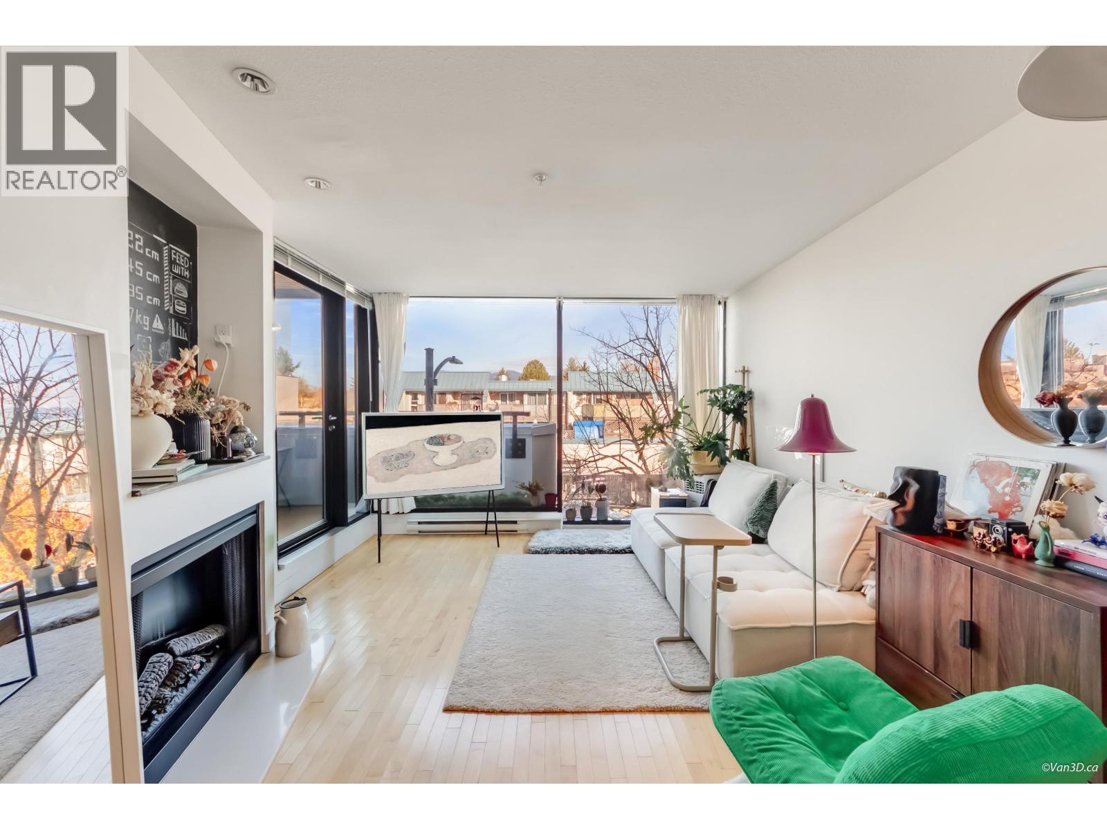 304 2525 Blenheim Street, Vancouver, British Columbia  V6K 4W6 - Photo 2 - R3079538