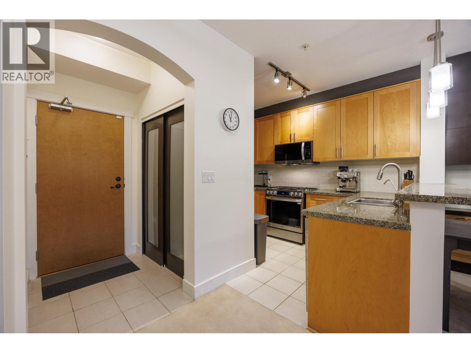 Listing Picture 11 of 28 : 116 4885 VALLEY DRIVE, Vancouver / 溫哥華 - 魯藝地產 Yvonne Lu Group - MLS Medallion Club Member