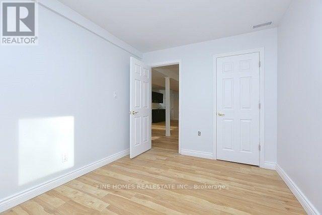 195 Woodland Avenue, Georgina, Ontario  L4P 2N1 - Photo 5 - N12710868