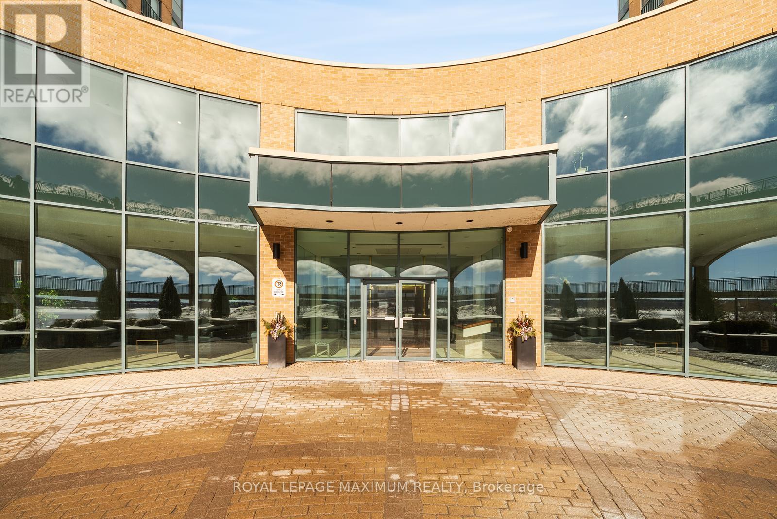 601 - 150 Dunlop Street E, Barrie, Ontario  L4M 6H1 - Photo 4 - S12710726