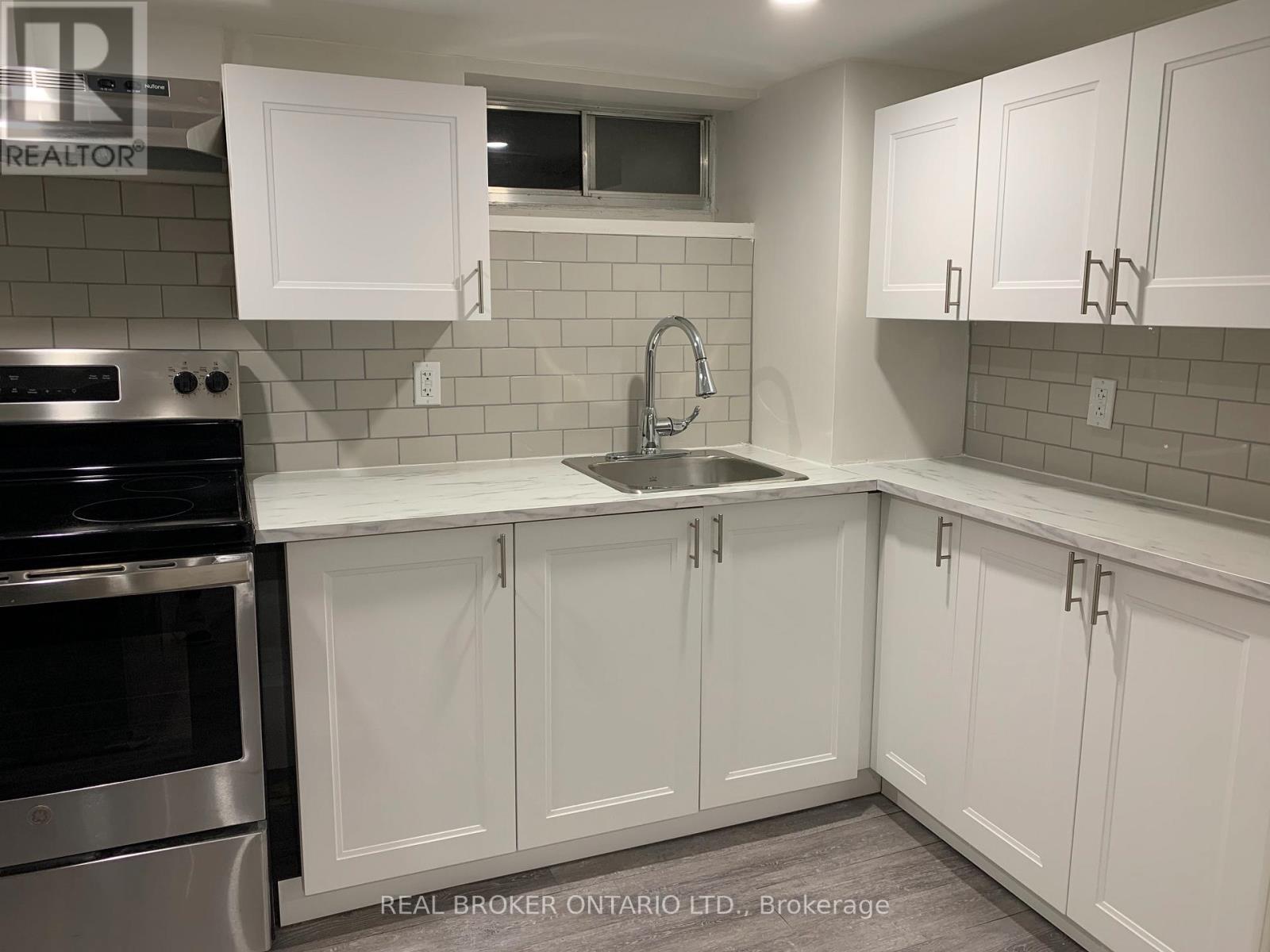 Bsmt - 12 Villa Road, Toronto, Ontario  M8W 1M5 - Photo 5 - W12710710