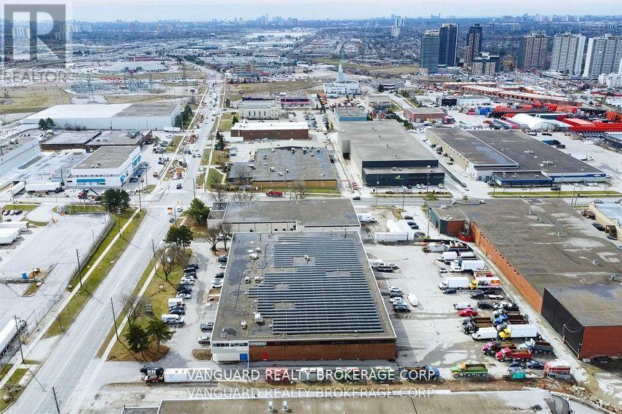 3 - 78 Signet Drive, Toronto, Ontario  M9L 1T2 - Photo 3 - W12710712