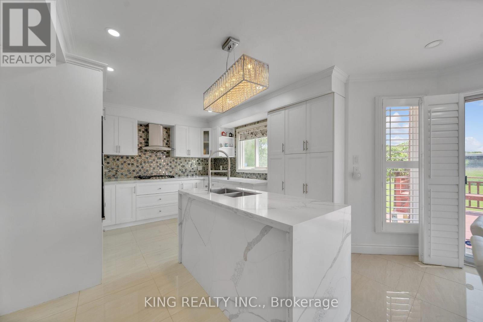 2606 Ambercroft Trail, Mississauga, Ontario  L5M 4K3 - Photo 17 - W12710718