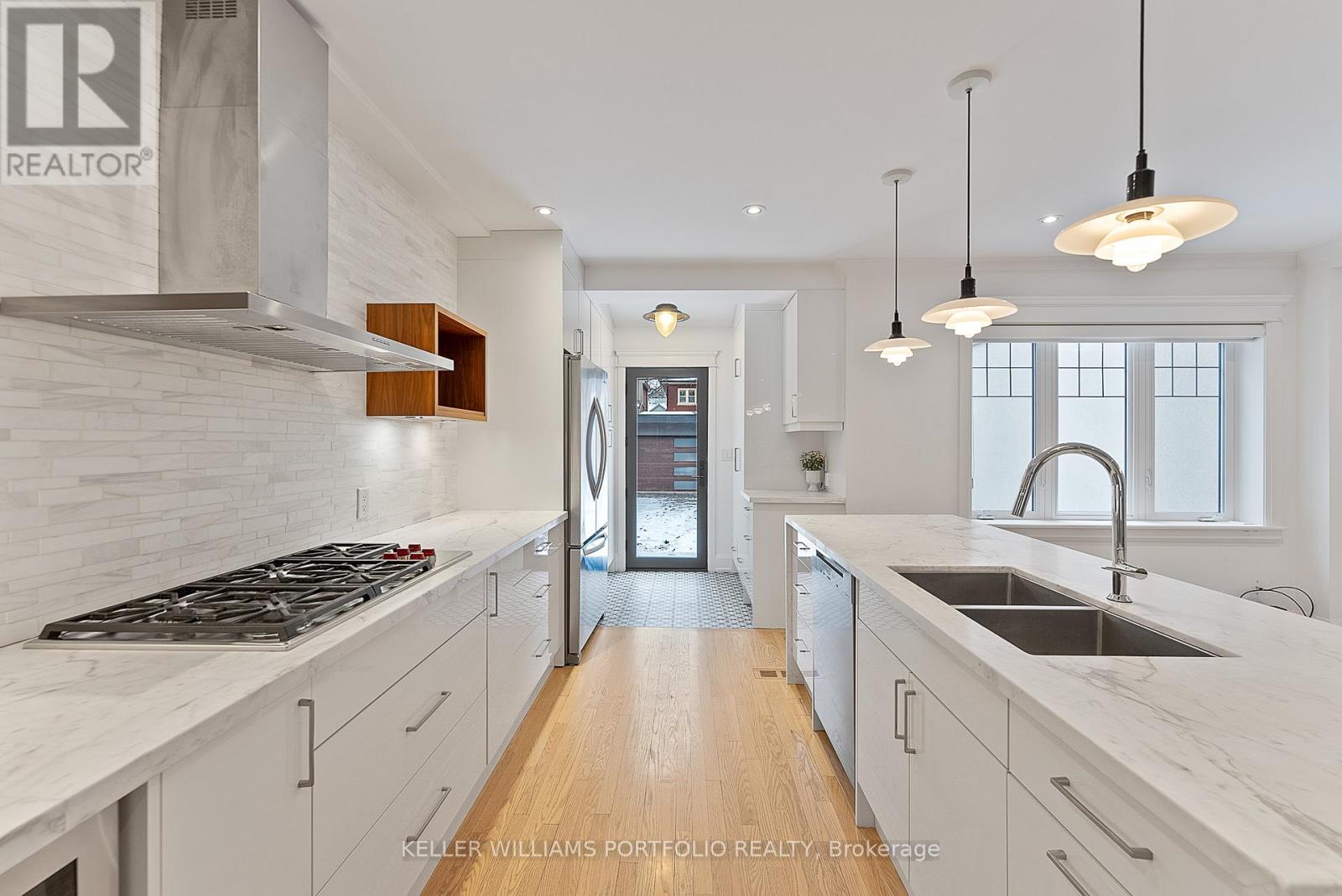 329 Armadale Avenue, Toronto, Ontario  M6S 3X5 - Photo 17 - W12710742