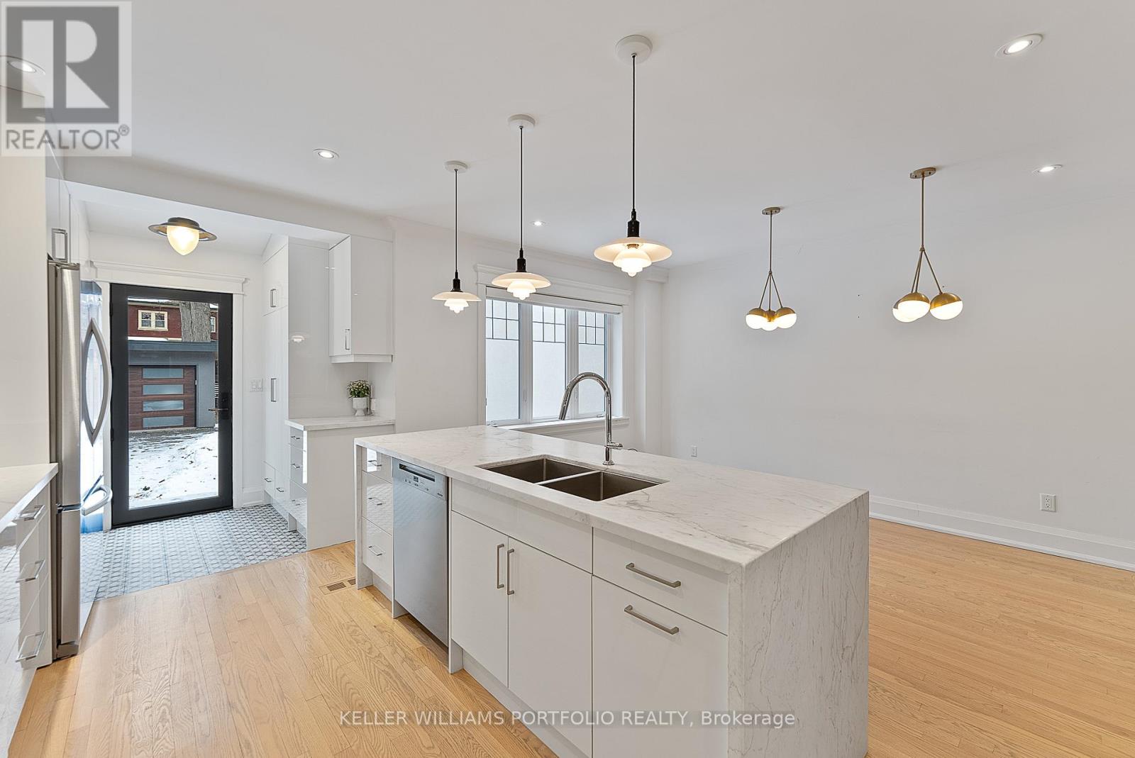 329 Armadale Avenue, Toronto, Ontario  M6S 3X5 - Photo 18 - W12710742