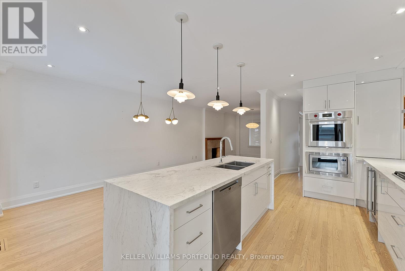 329 Armadale Avenue, Toronto, Ontario  M6S 3X5 - Photo 19 - W12710742