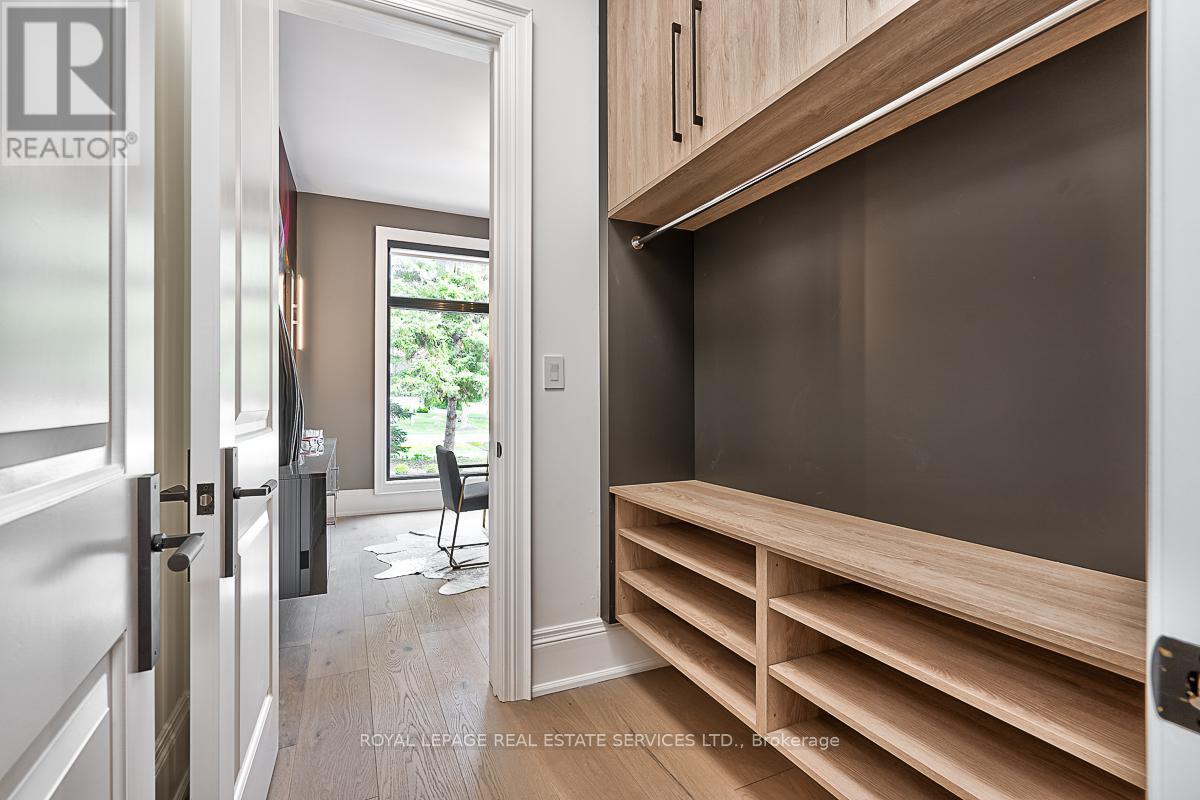 204 Maple Grove Drive, Oakville, Ontario  L6J 4V3 - Photo 7 - W12710790