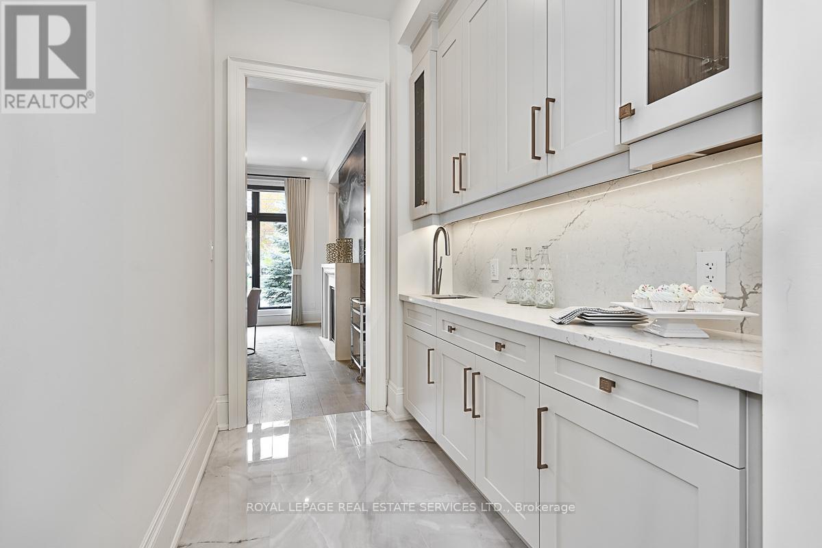 204 Maple Grove Drive, Oakville, Ontario  L6J 4V3 - Photo 9 - W12710790