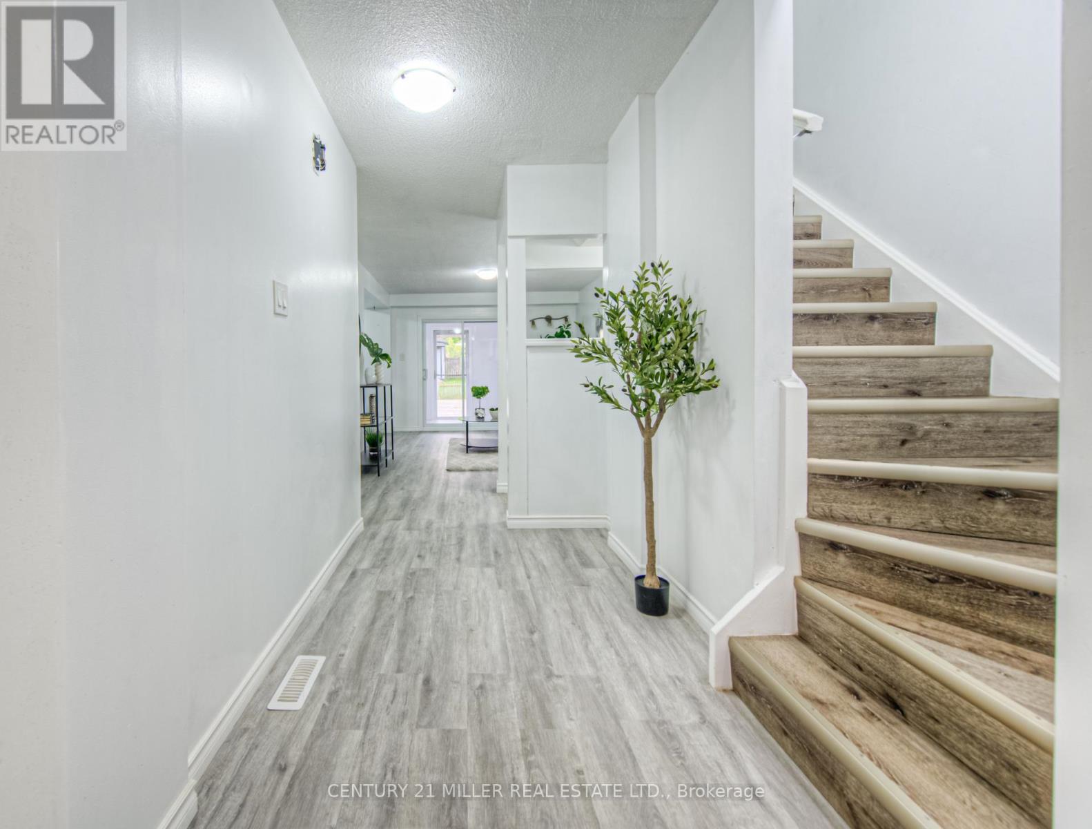 110 Gledhill Crescent, Hamilton, Ontario  L9C 6H4 - Photo 6 - X12710674