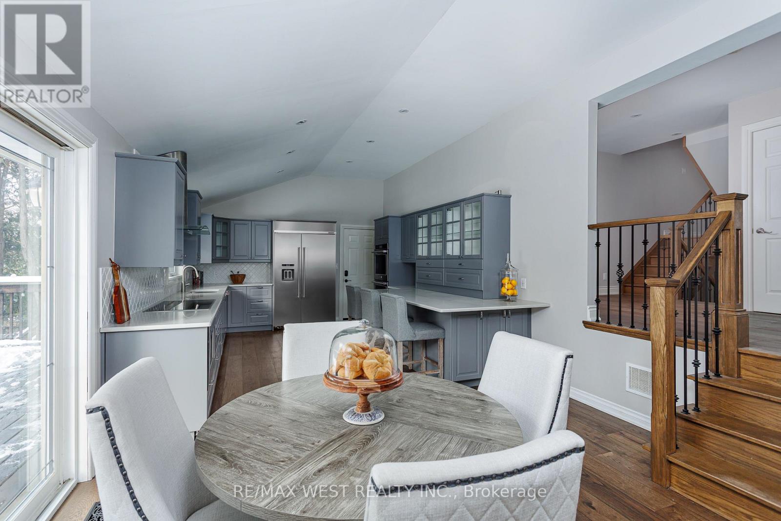 26 Hostein Drive, Hamilton, Ontario  L9G 2S5 - Photo 11 - X12710808