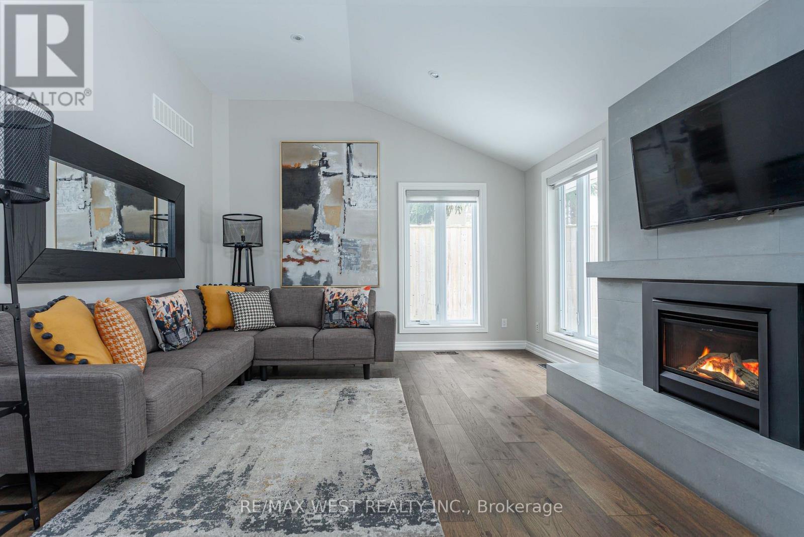 26 Hostein Drive, Hamilton, Ontario  L9G 2S5 - Photo 14 - X12710808