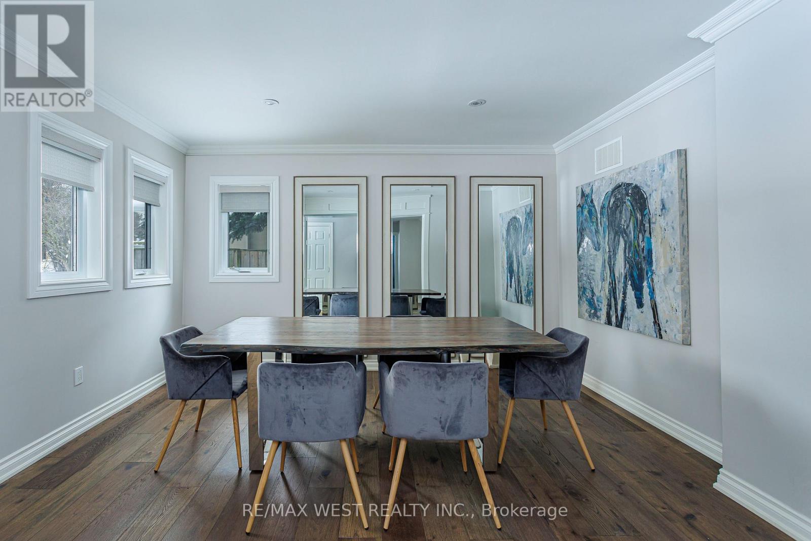 26 Hostein Drive, Hamilton, Ontario  L9G 2S5 - Photo 2 - X12710808