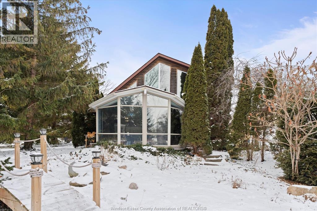 MLS# 26001446: 21515 MUSKIE LANE, Tilbury North, Canada