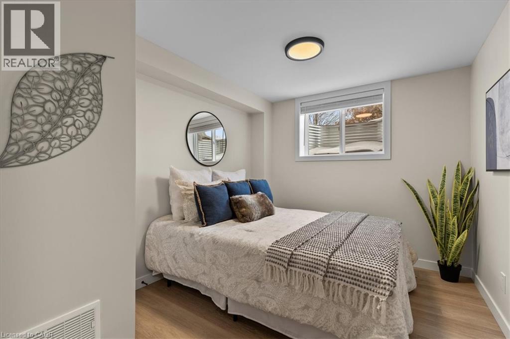 2 Pipers Green Court Unit# 3, Kitchener, Ontario  N2E 3C6 - Photo 39 - 40799416