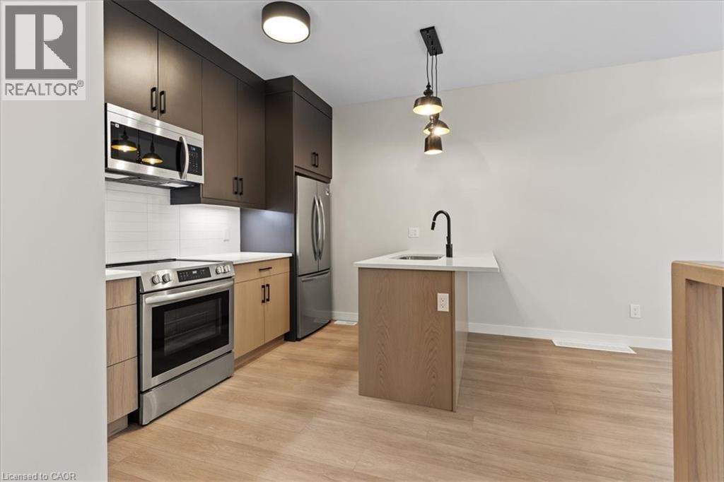 2 Pipers Green Court Unit# 3, Kitchener, Ontario  N2E 3C6 - Photo 5 - 40799416