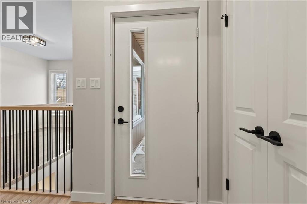 2 Pipers Green Court Unit# 3, Kitchener, Ontario  N2E 3C6 - Photo 4 - 40799416