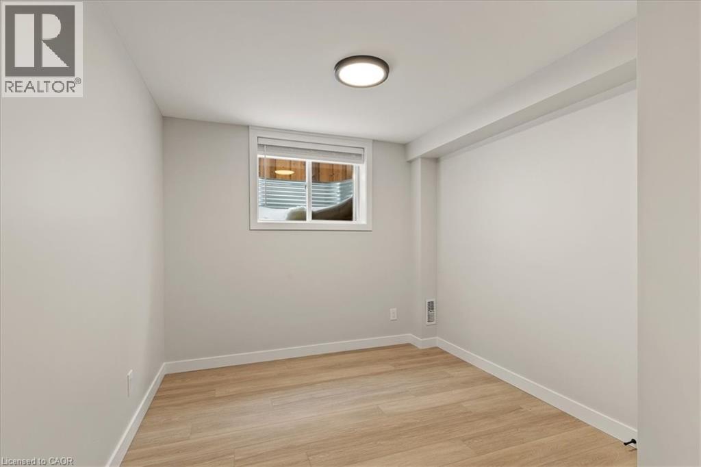 2 Pipers Green Court Unit# 3, Kitchener, Ontario  N2E 3C6 - Photo 16 - 40799416