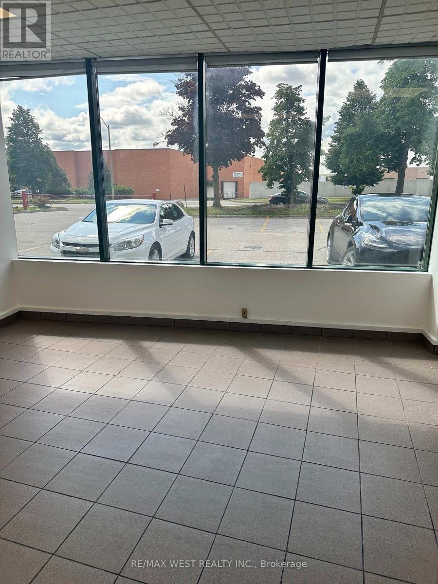 B - 142 Edilcan Drive, Vaughan, Ontario  L4K 3S6 - Photo 6 - N12582996