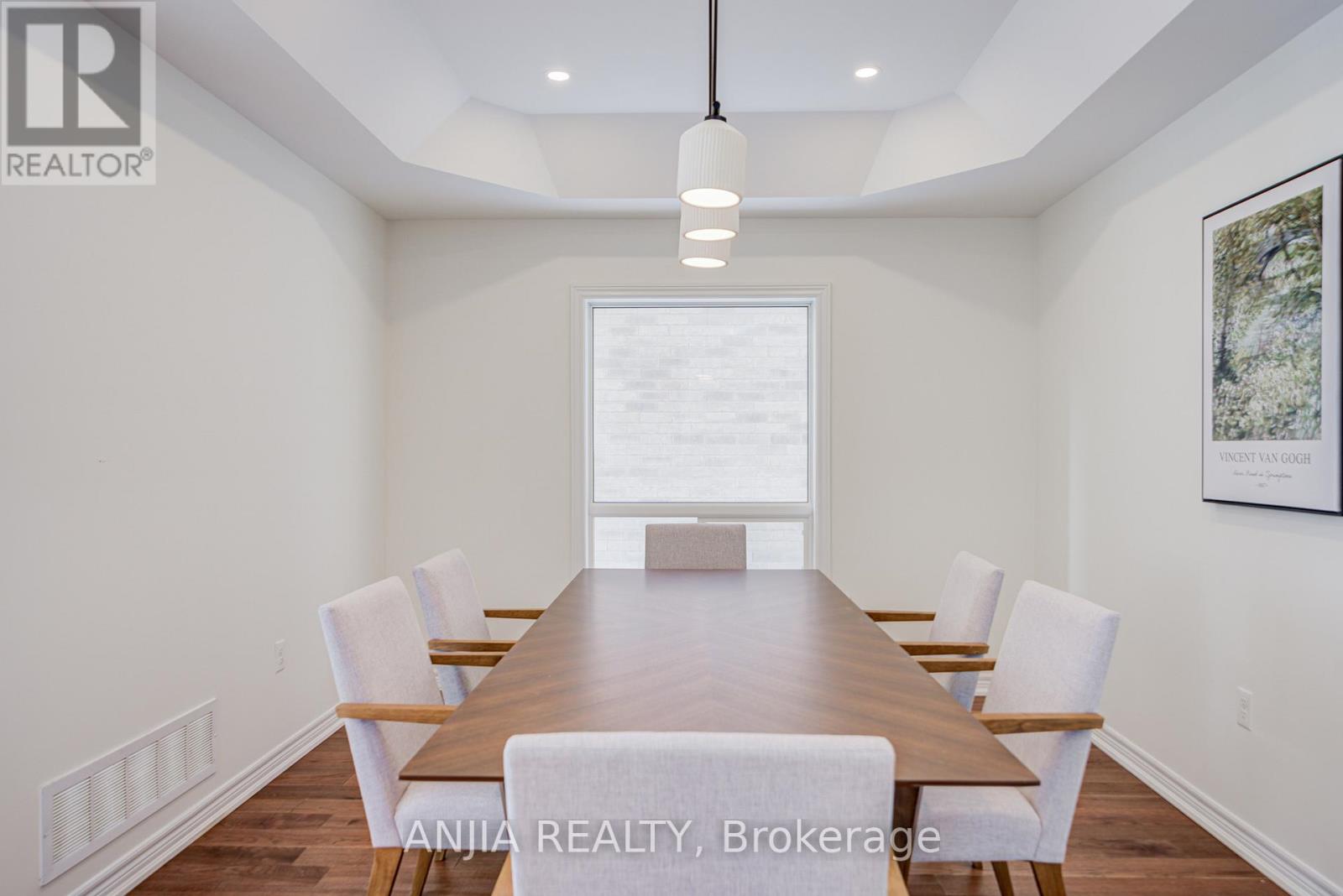 23 Grey Wing Avenue, Georgina, Ontario  L4P 0B7 - Photo 5 - N12710024