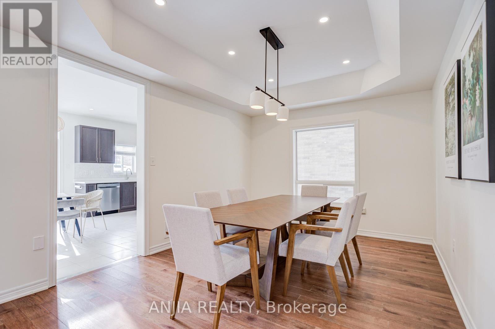 23 Grey Wing Avenue, Georgina, Ontario  L4P 0B7 - Photo 4 - N12710024