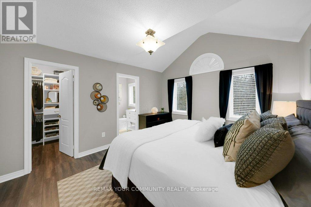 373 Gilpin Drive, Newmarket, Ontario  L3X 3H2 - Photo 14 - N12695156