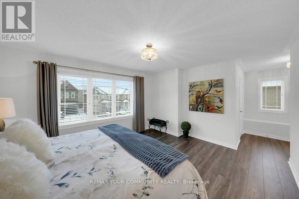 373 Gilpin Drive, Newmarket, Ontario  L3X 3H2 - Photo 18 - N12695156