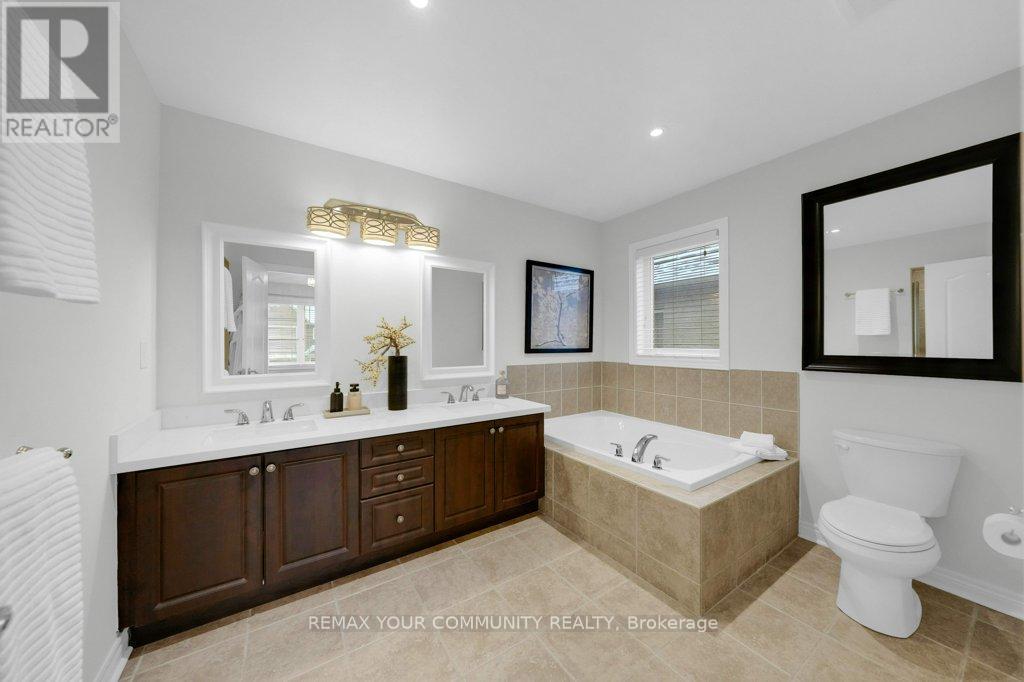 373 Gilpin Drive, Newmarket, Ontario  L3X 3H2 - Photo 20 - N12695156