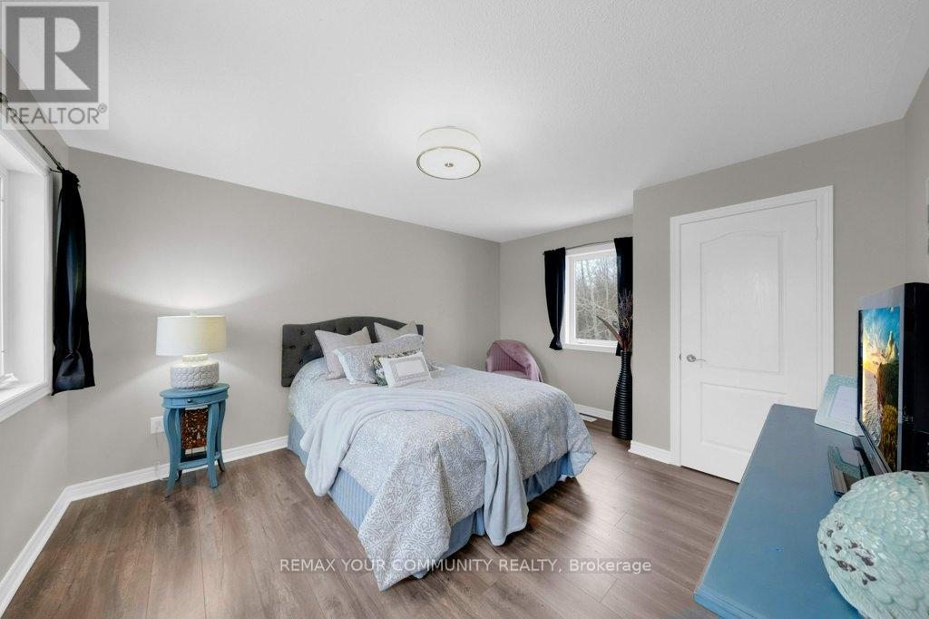 373 Gilpin Drive, Newmarket, Ontario  L3X 3H2 - Photo 25 - N12695156