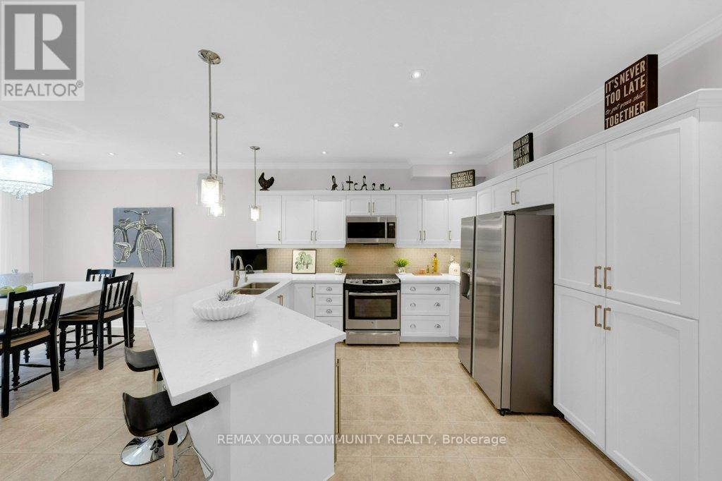 373 Gilpin Drive, Newmarket, Ontario  L3X 3H2 - Photo 8 - N12695156