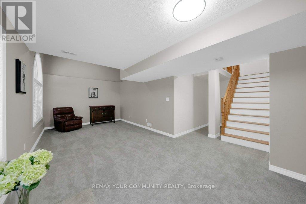 373 Gilpin Drive, Newmarket, Ontario  L3X 3H2 - Photo 33 - N12695156