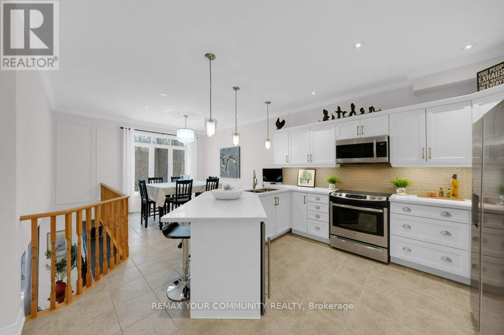 373 Gilpin Drive, Newmarket, Ontario  L3X 3H2 - Photo 7 - N12695156