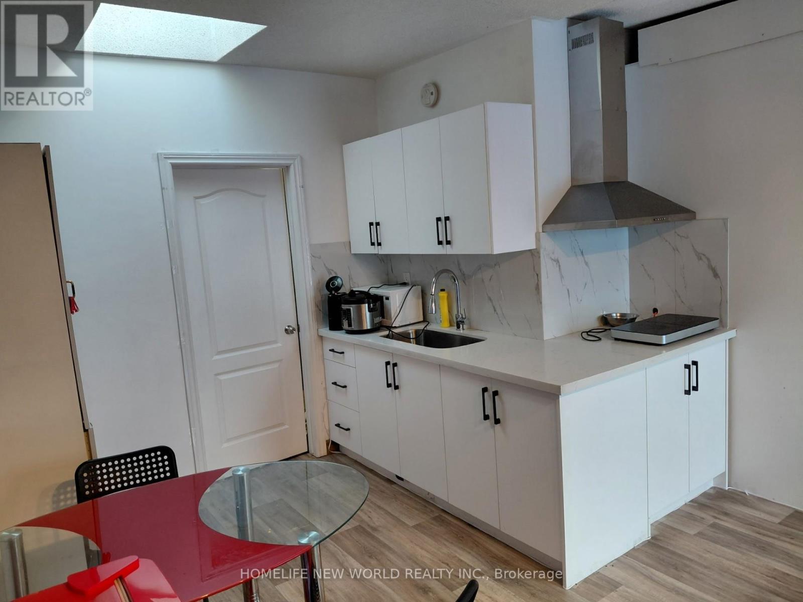 Third - 42 Robert Street, Toronto, Ontario  M5S 2K3 - Photo 5 - C12710912