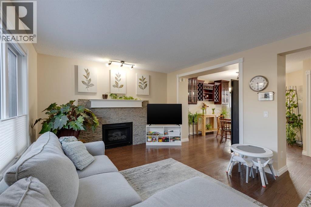 22 Hidden Spring Court Nw, Calgary, Alberta  T3A 5J4 - Photo 5 - A2279189