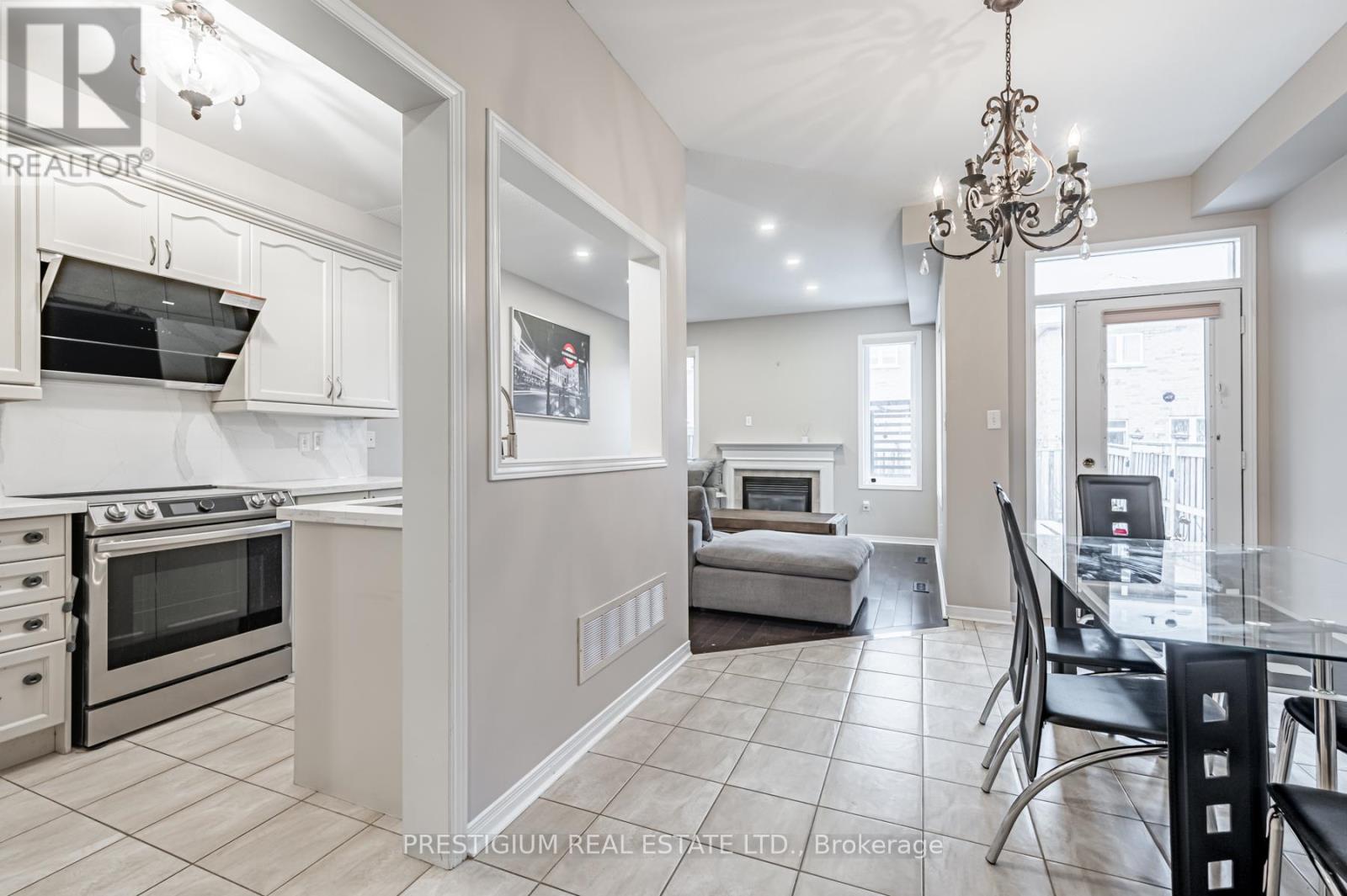 25 White Beach Crescent, Vaughan, Ontario  L6A 4K6 - Photo 5 - N12710884