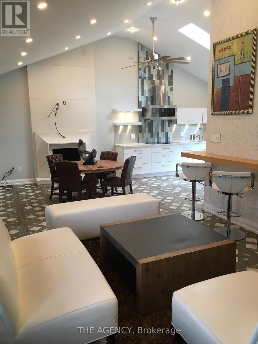 Main Floor - 40 Howard Road, Newmarket, Ontario  L3Y 3G7 - Photo 2 - N12710952