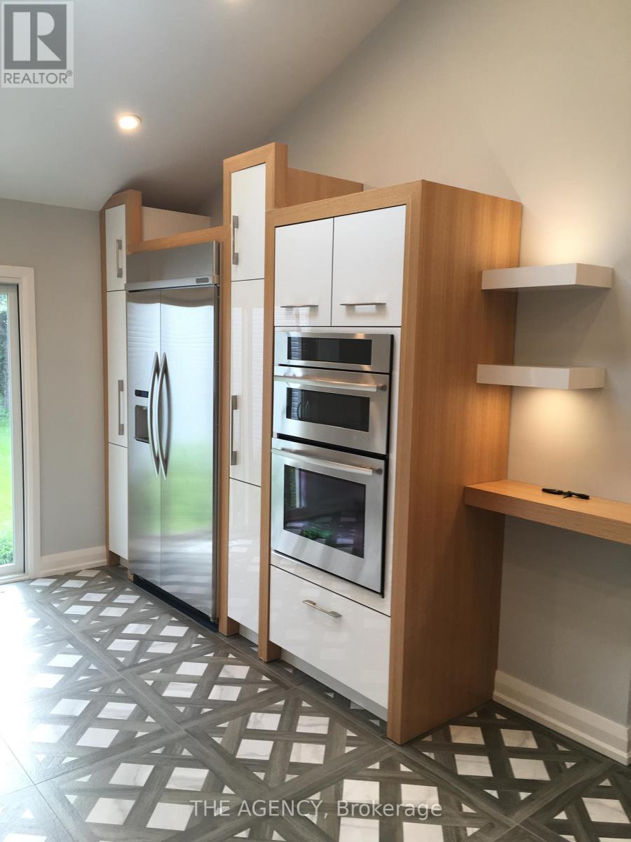 Main Floor - 40 Howard Road, Newmarket, Ontario  L3Y 3G7 - Photo 8 - N12710952